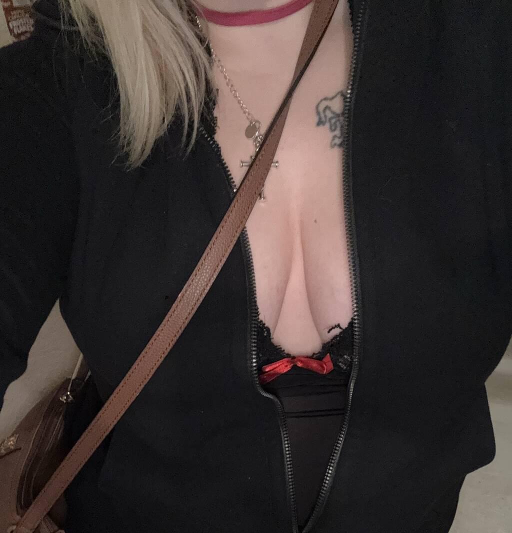 
                        Twenty
                     is Female Escorts. | Kamloops | British Columbia | Canada | scarletamour.com 