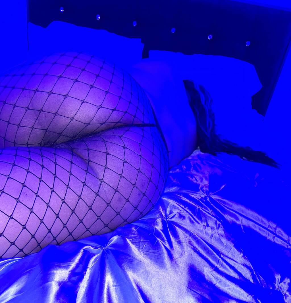 
                        Michelle
                     is Female Escorts. | Chatham | Ontario | Canada | scarletamour.com 
