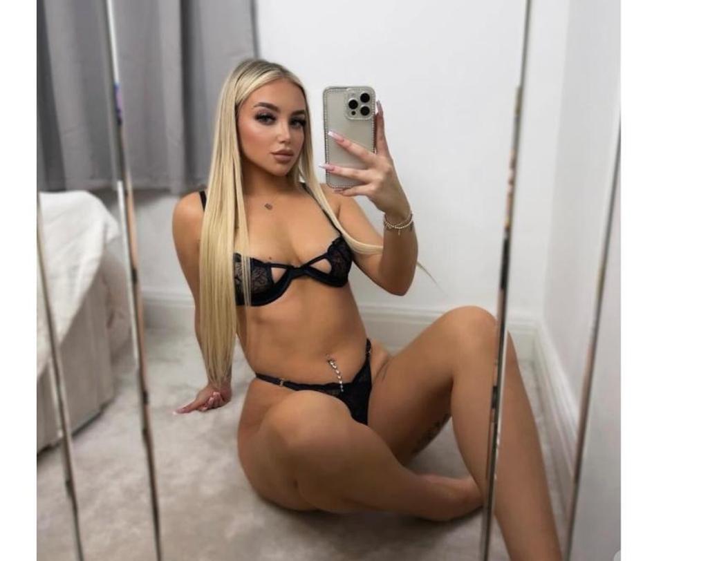  is Female Escorts. | London | United Kingdom | United Kingdom | scarletamour.com 