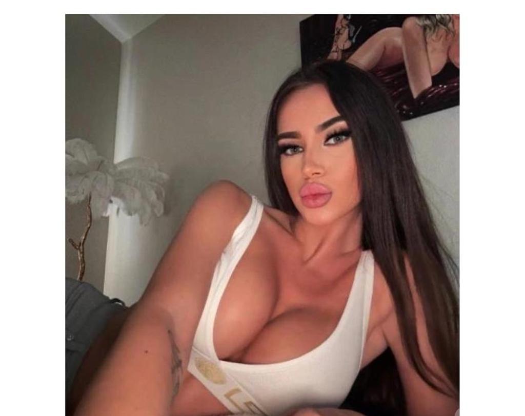  is Female Escorts. | London | United Kingdom | United Kingdom | scarletamour.com 