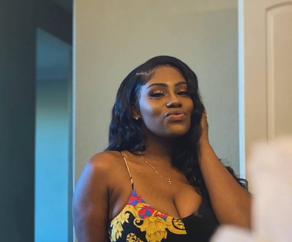 
                        Cinnamon
                     is Female Escorts. | Owen Sound | Ontario | Canada | scarletamour.com 