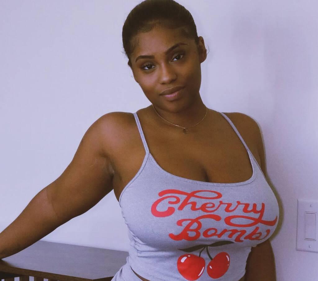 
                        Cinnamon
                     is Female Escorts. | Owen Sound | Ontario | Canada | scarletamour.com 