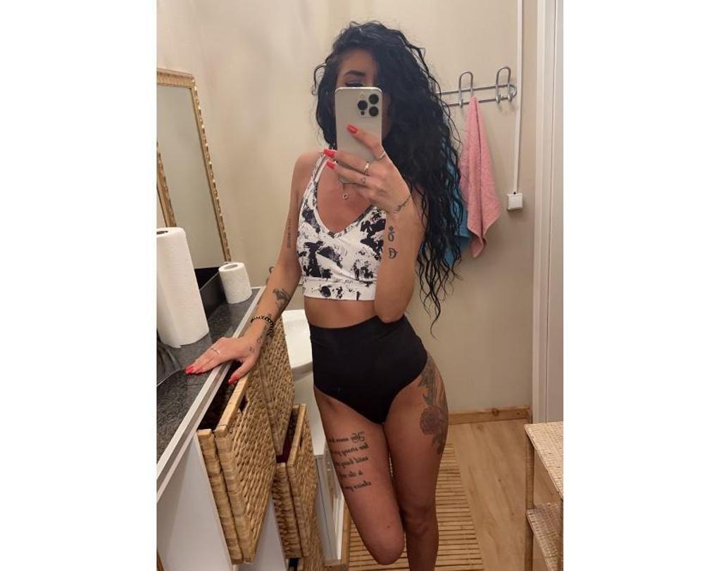  is Female Escorts. | Essex | United Kingdom | United Kingdom | scarletamour.com 