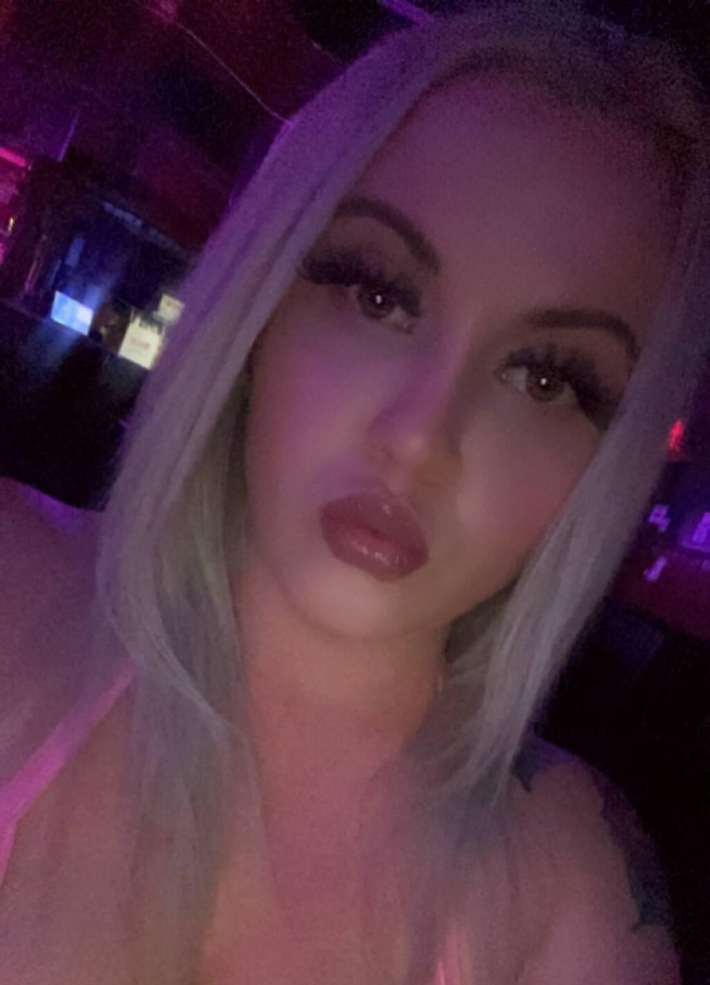 
                        Emma
                     is Female Escorts. | Moncton | New Brunswick | Canada | scarletamour.com 
