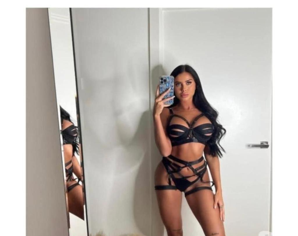  is Female Escorts. | Wales | United Kingdom | United Kingdom | scarletamour.com 