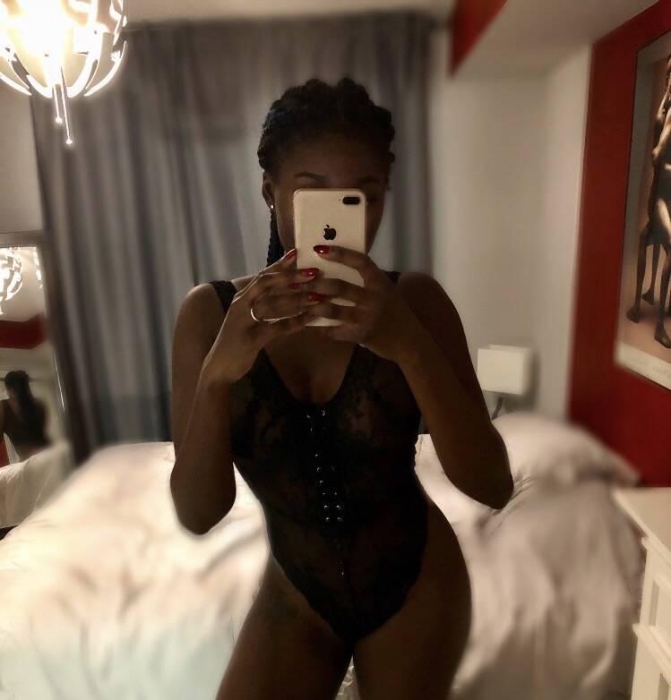 
                        Milan
                     is Female Escorts. | Thunder Bay | Ontario | Canada | scarletamour.com 