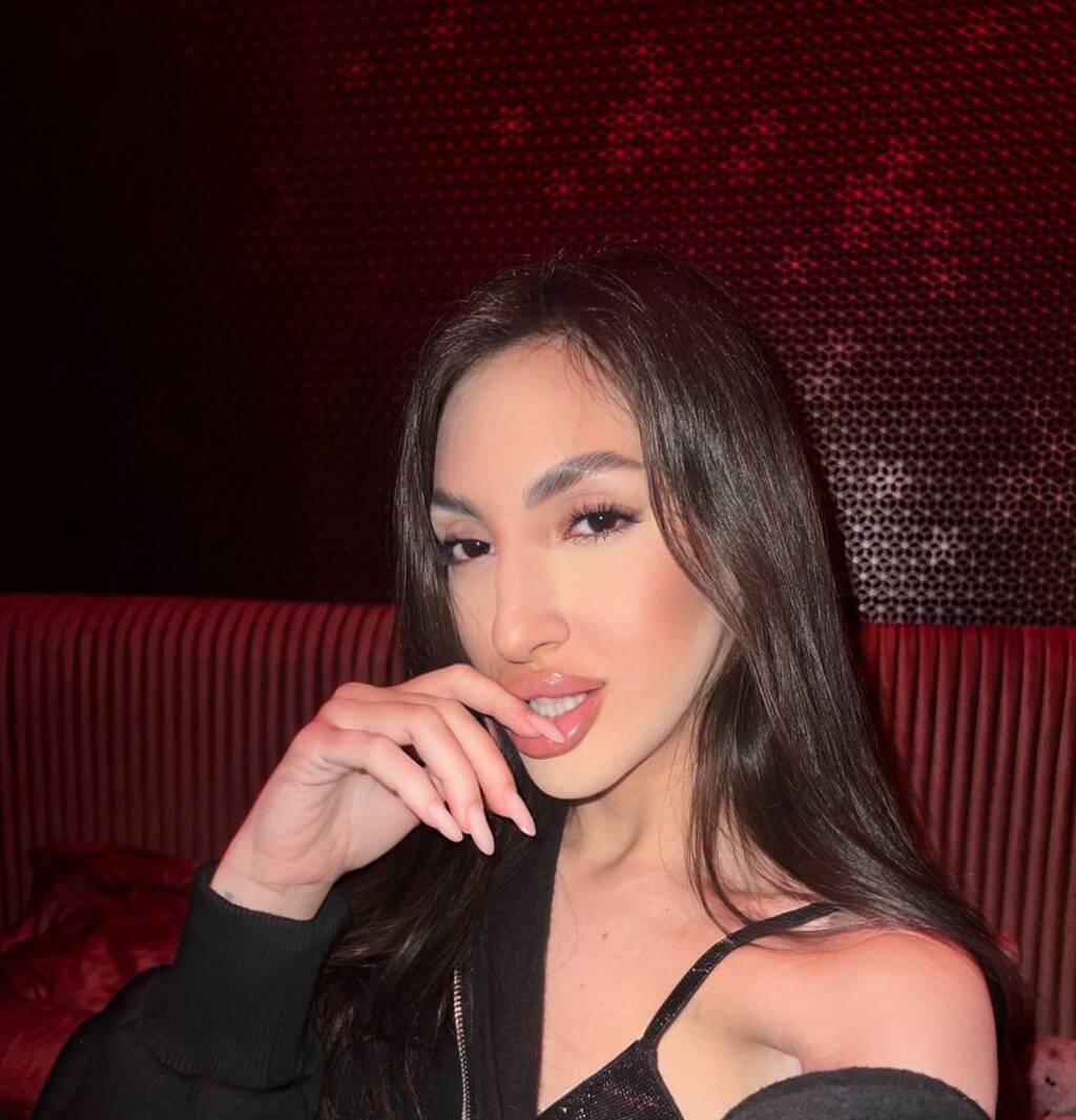 
                        sophie
                     is Female Escorts. | Toronto | Ontario | Canada | scarletamour.com 
