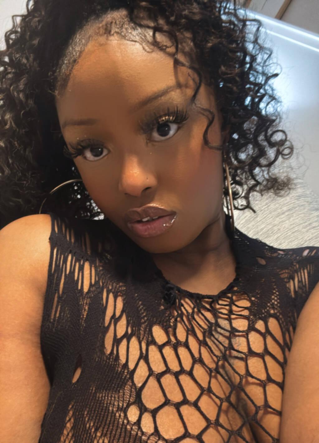 
                        LOLA
                     is Female Escorts. | St. Albert | Alberta | Canada | scarletamour.com 