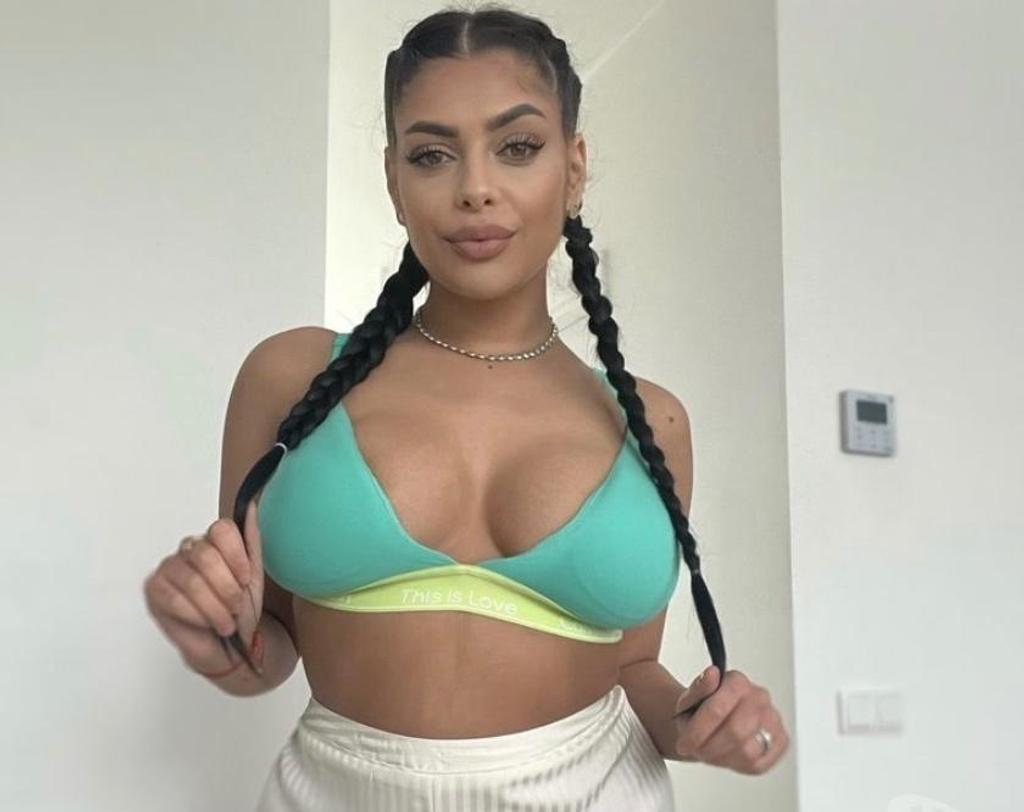  is Female Escorts. | Essex | United Kingdom | United Kingdom | scarletamour.com 