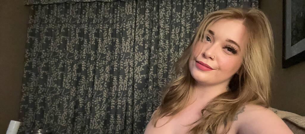 
                        Ashley
                     is Female Escorts. | Saskatoon | Saskatchewan | Canada | scarletamour.com 