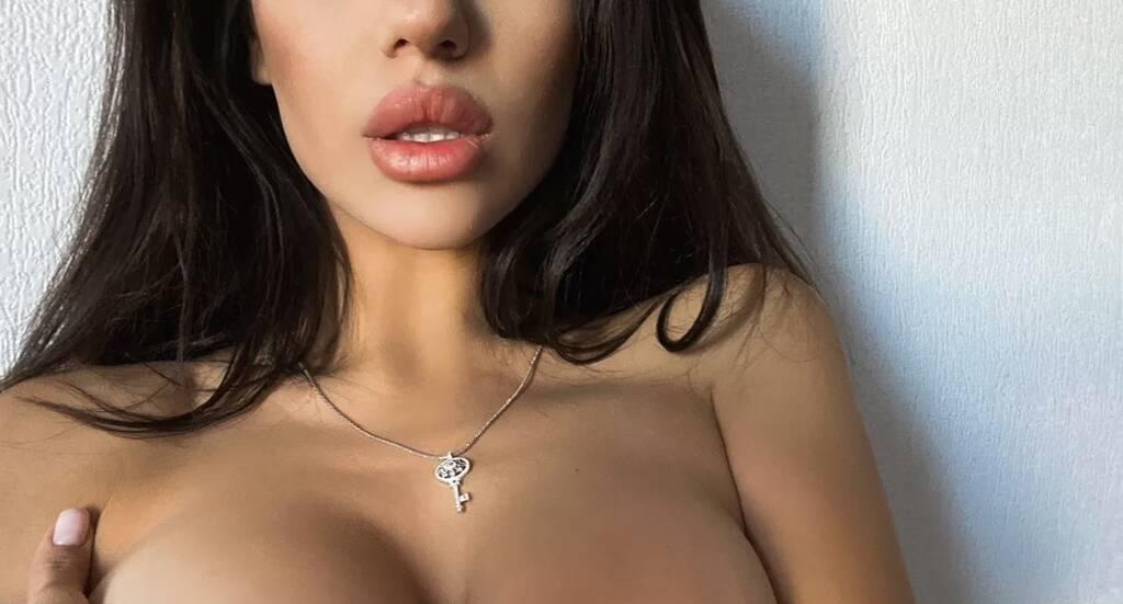 
                        Mia
                     is Female Escorts. | St. Albert | Alberta | Canada | scarletamour.com 