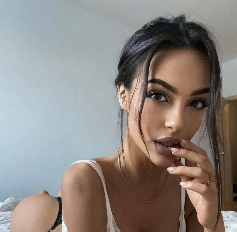 
                        Mia
                     is Female Escorts. | St. Albert | Alberta | Canada | scarletamour.com 