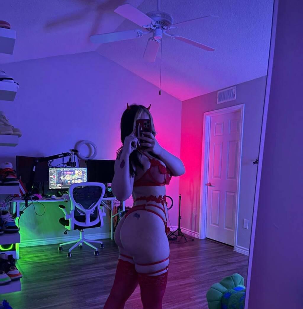 
                        Genesis
                     is Female Escorts. | Peace River Country | British Columbia | Canada | scarletamour.com 