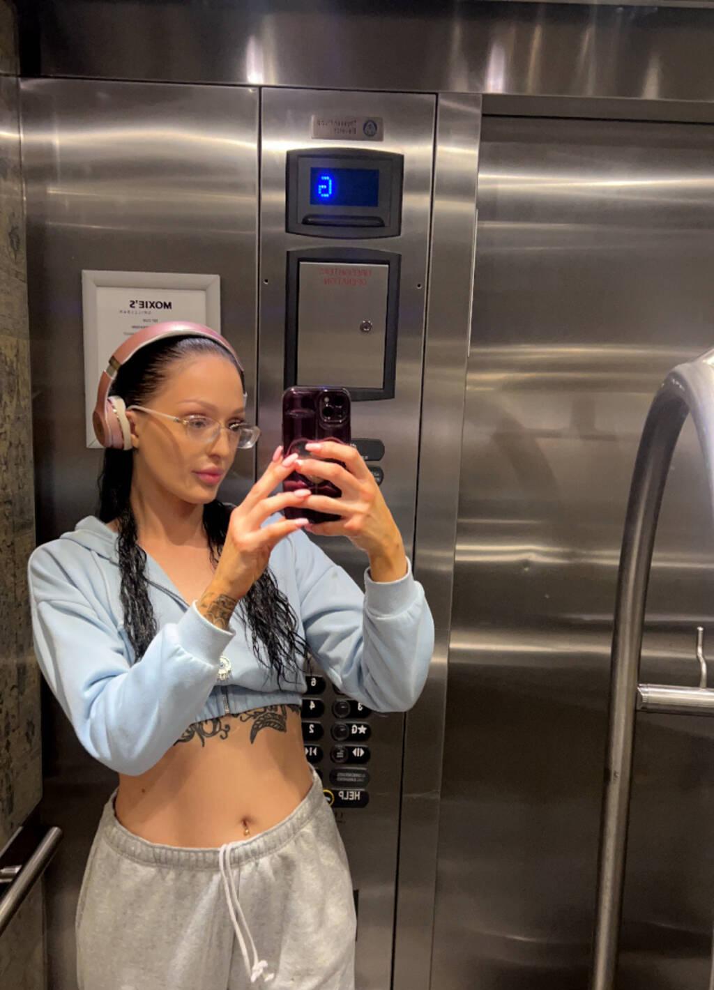 
                        H u rr I cane K h l o e
                     is Female Escorts. | Niagara | Ontario | Canada | scarletamour.com 