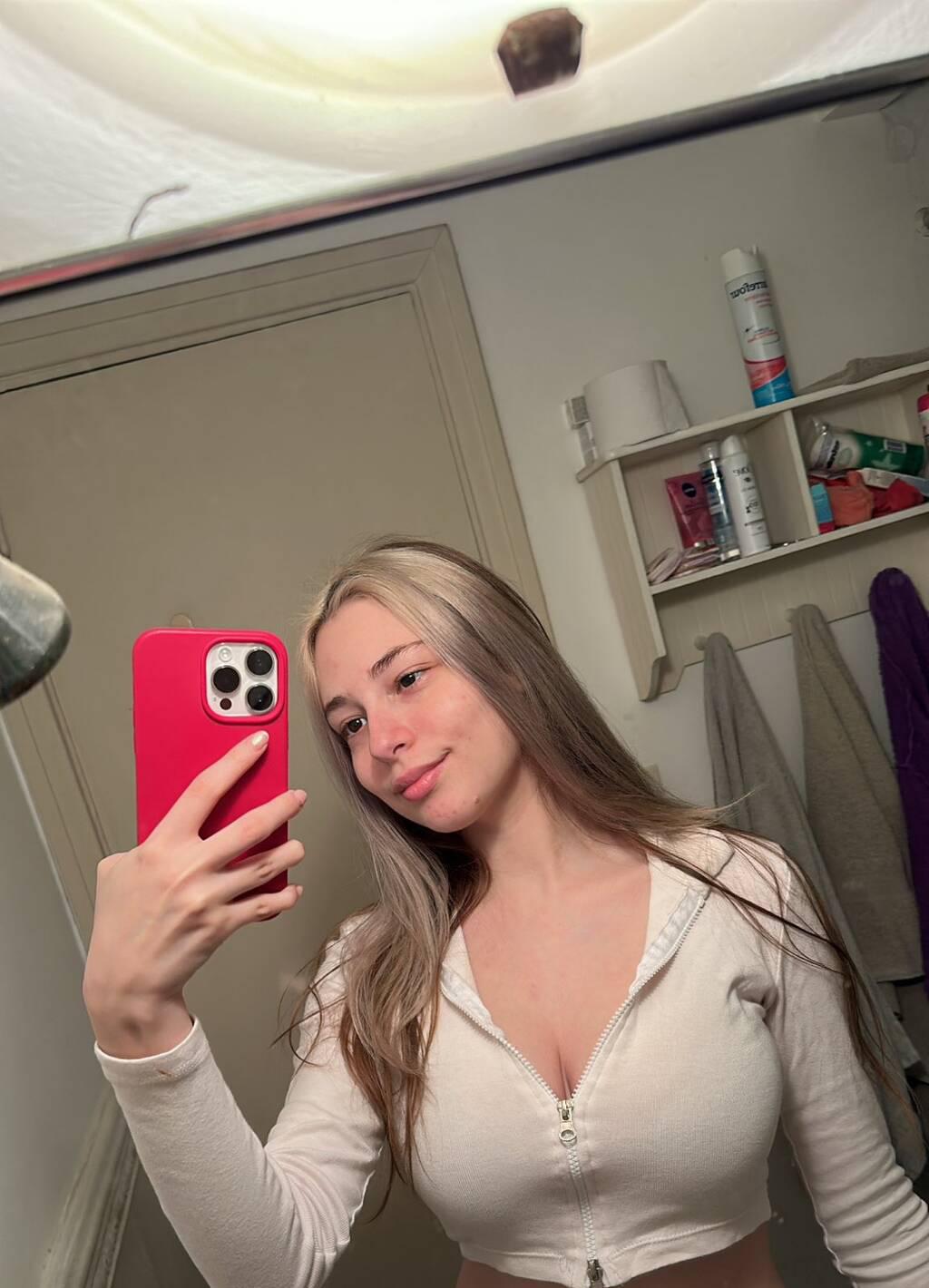 
                        Fabienne
                     is Female Escorts. | Saguenay | Quebec | Canada | scarletamour.com 