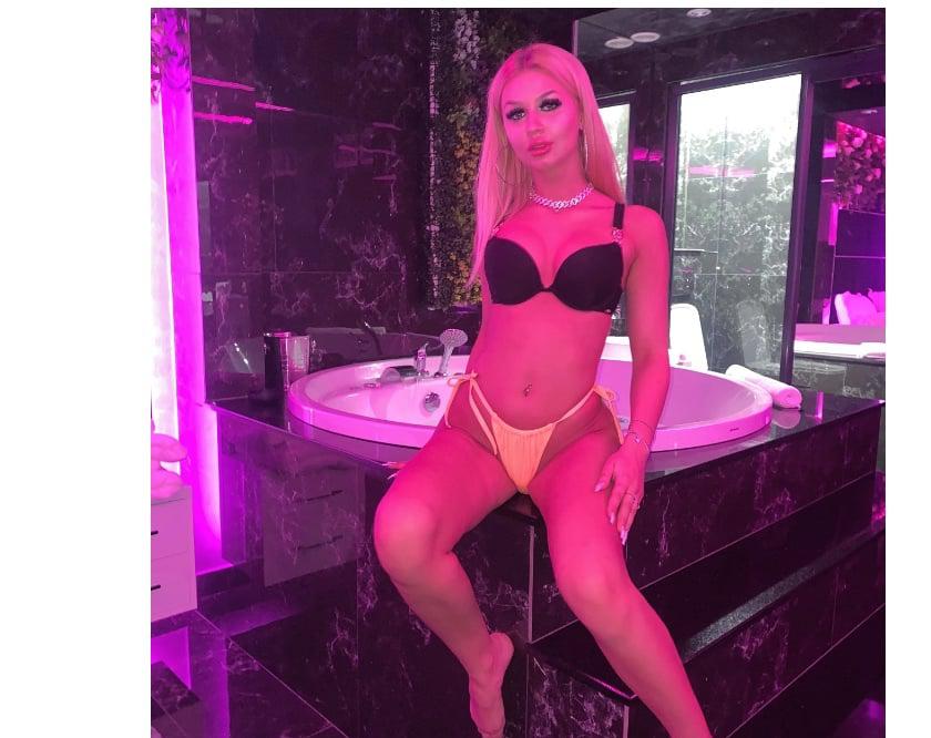  is Female Escorts. | East Midlands | United Kingdom | United Kingdom | scarletamour.com 