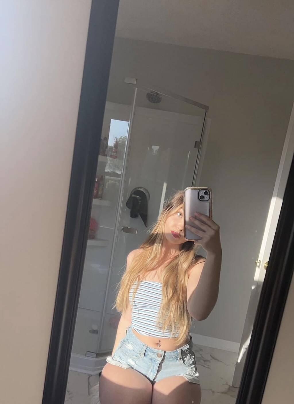 
                        Kim
                     is Female Escorts. | Niagara | Ontario | Canada | scarletamour.com 