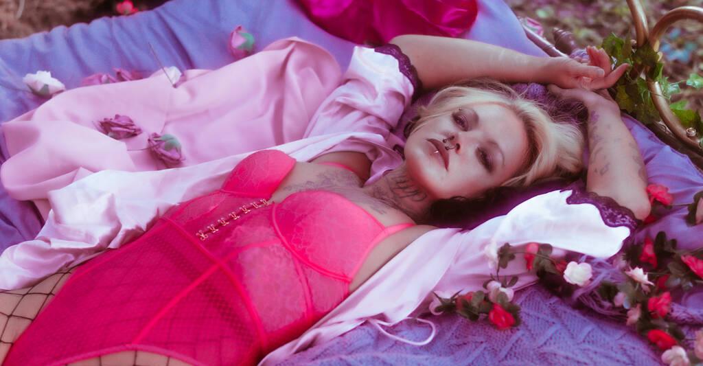 
                        Niki Blue
                     is Female Escorts. | Kelowna | British Columbia | Canada | scarletamour.com 