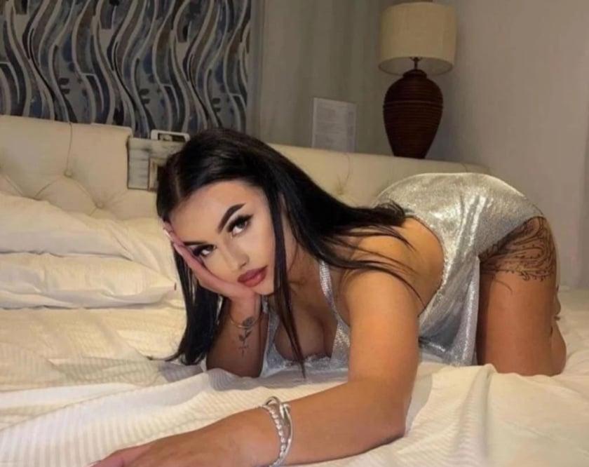  is Female Escorts. | Essex | United Kingdom | United Kingdom | scarletamour.com 