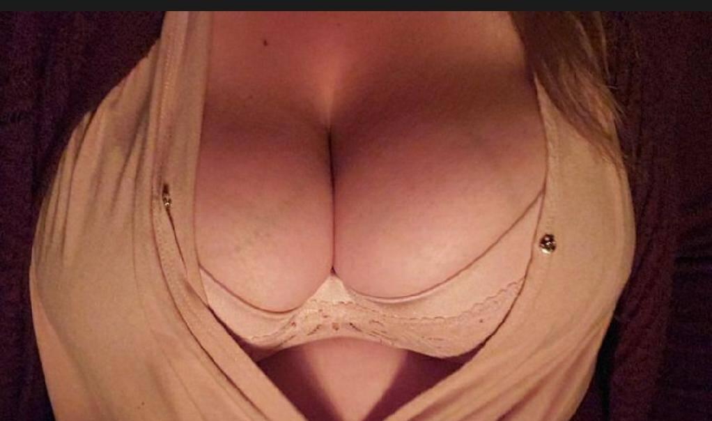 
                        Abby Gold
                     is Female Escorts. | Niagara | Ontario | Canada | scarletamour.com 