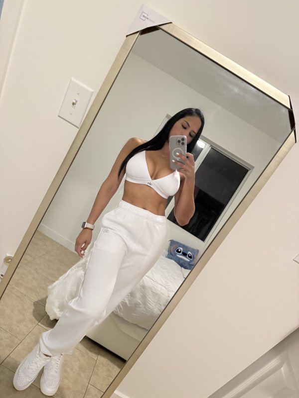  is Female Escorts. | Miami | Florida | United States | scarletamour.com 