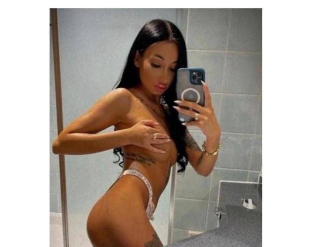  is Female Escorts. | London | United Kingdom | United Kingdom | scarletamour.com 