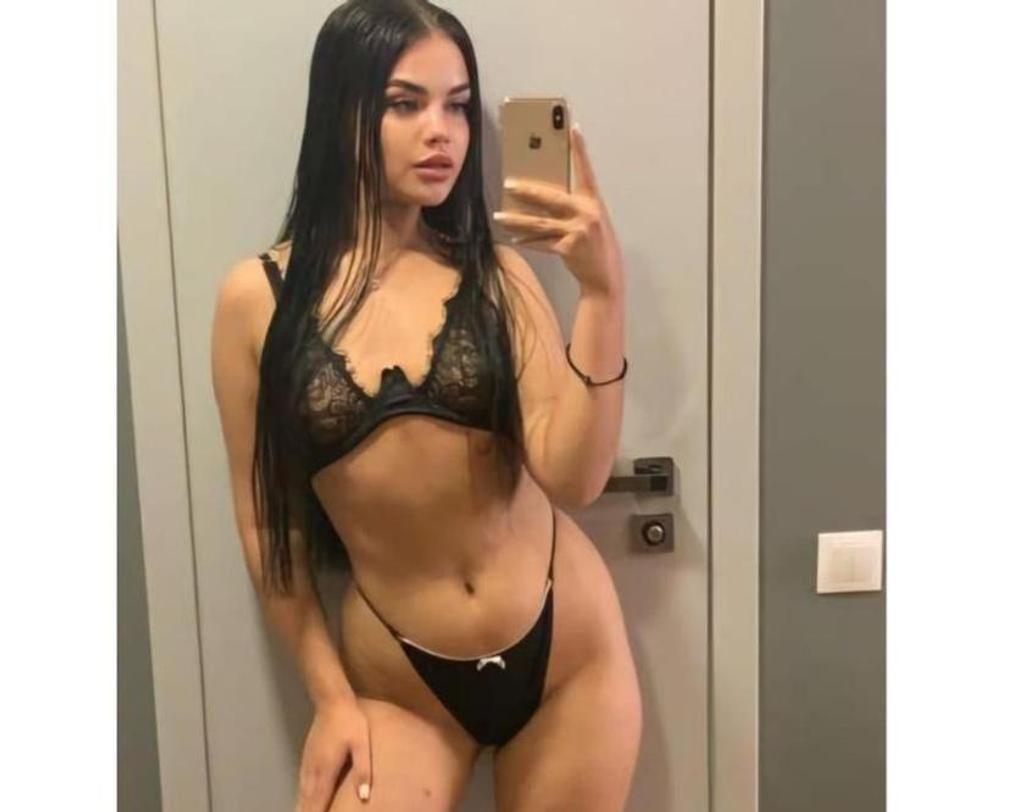  is Female Escorts. | Essex | United Kingdom | United Kingdom | scarletamour.com 