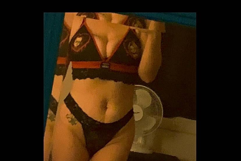 
                        Lyna
                     is Female Escorts. | Quebec City | Quebec | Canada | scarletamour.com 