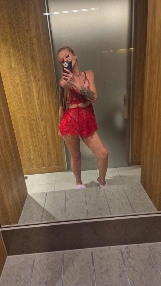 Courtney is Female Escorts. | Wollongong | Australia | Australia | scarletamour.com 