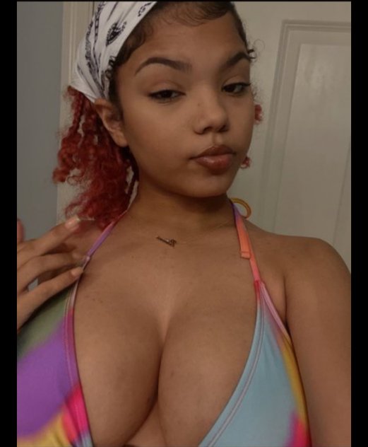 is Female Escorts. | Chicago Falls | Illinois | United States | scarletamour.com 