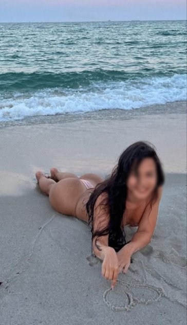  is Female Escorts. | Queens | New York | United States | scarletamour.com 