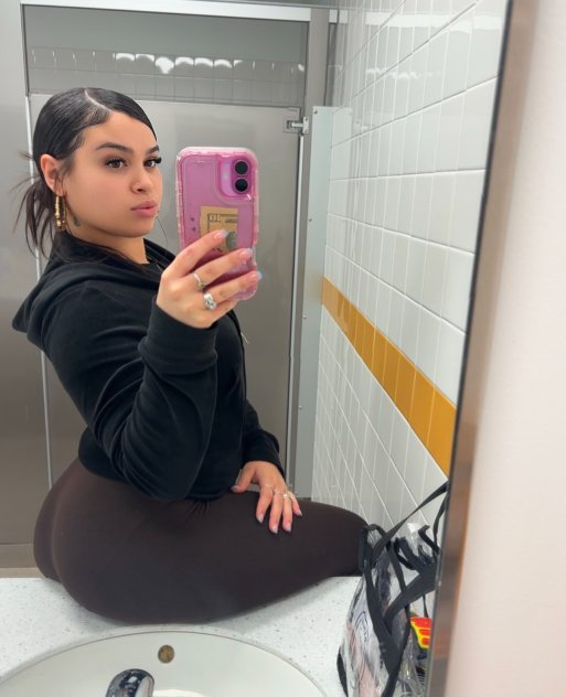  is Female Escorts. | New Hampshire | New Hampshire | United States | scarletamour.com 
