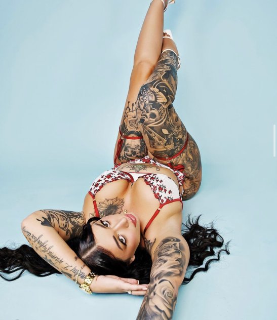  is Female Escorts. | Chicago Falls | Illinois | United States | scarletamour.com 