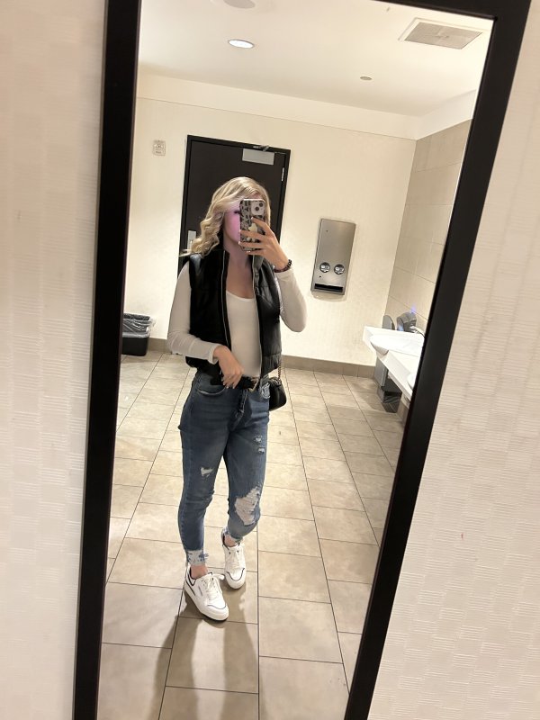  is Female Escorts. | Omaha | Nebraska | United States | scarletamour.com 