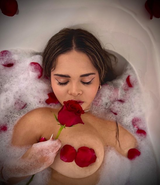  is Female Escorts. | Minneapolis / St. Paul | Minnesota | United States | scarletamour.com 