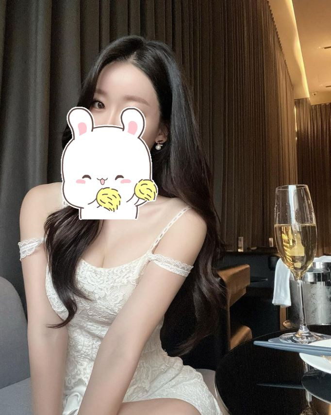 Korean Party Girl Yeshi is Female Escorts. | Perth | Australia | Australia | scarletamour.com 