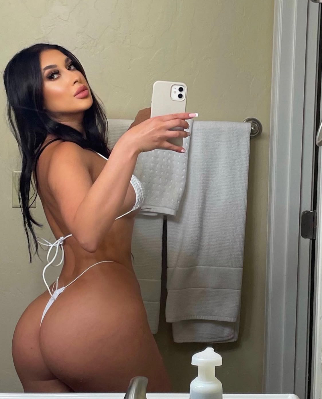  is Female Escorts. | West Palm Beach | Florida | United States | scarletamour.com 