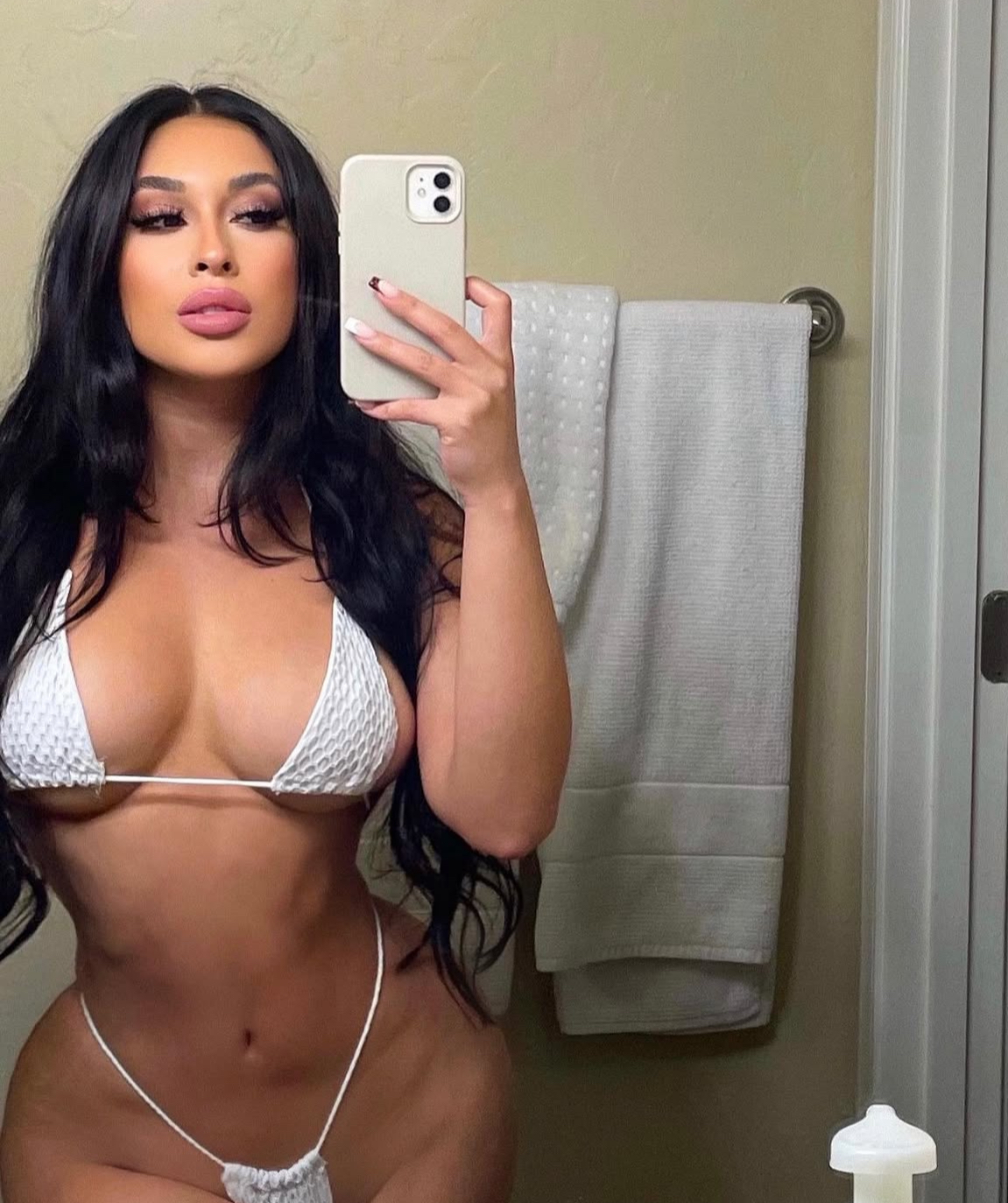  is Female Escorts. | West Palm Beach | Florida | United States | scarletamour.com 