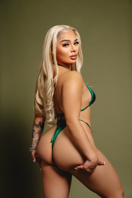  is Female Escorts. | Queens | New York | United States | scarletamour.com 