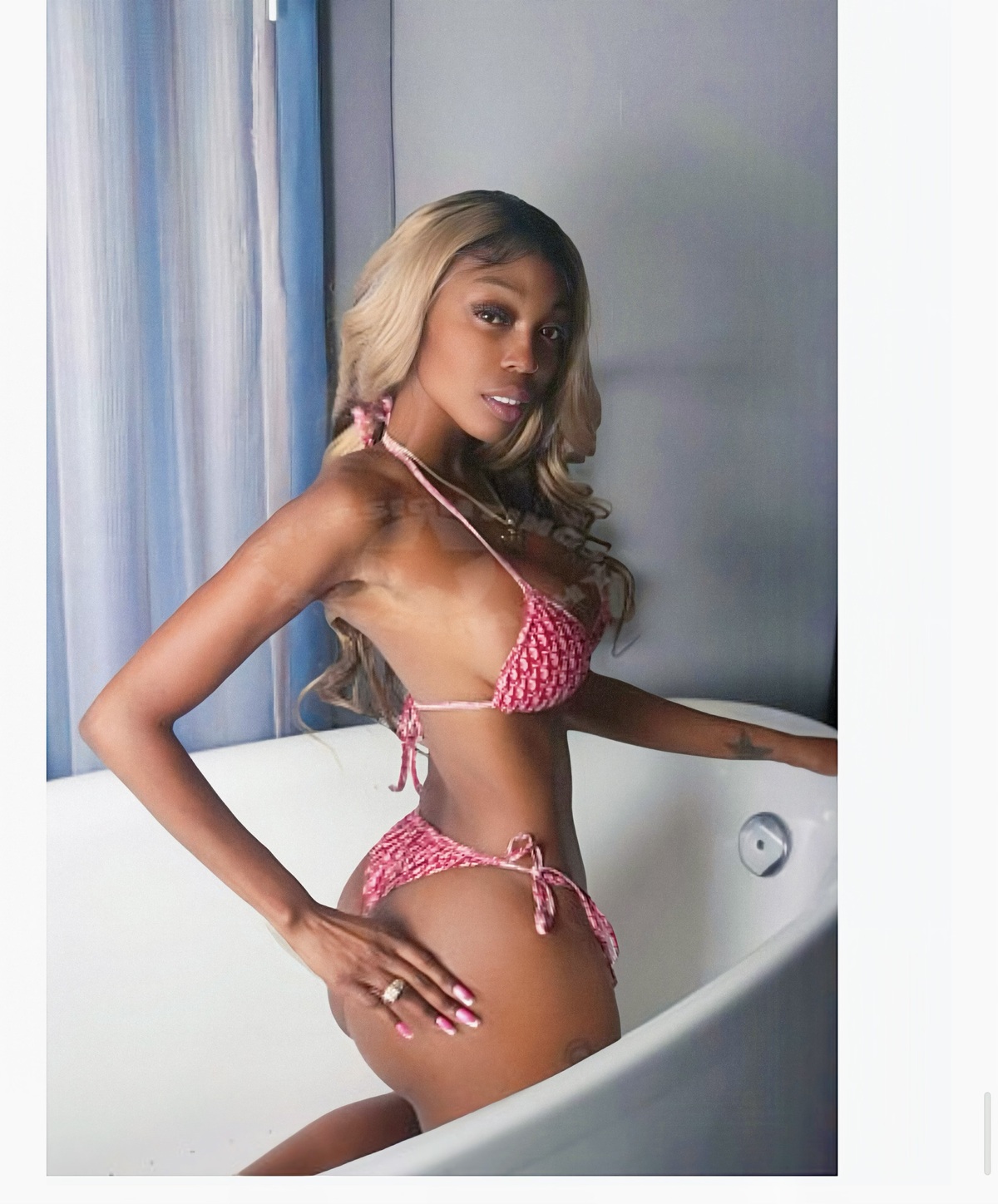 is Female Escorts. | Queens | New York | United States | scarletamour.com 