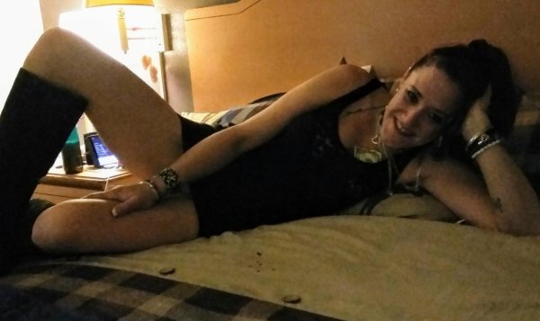  is Female Escorts. | San Fernando Valley | California | United States | scarletamour.com 