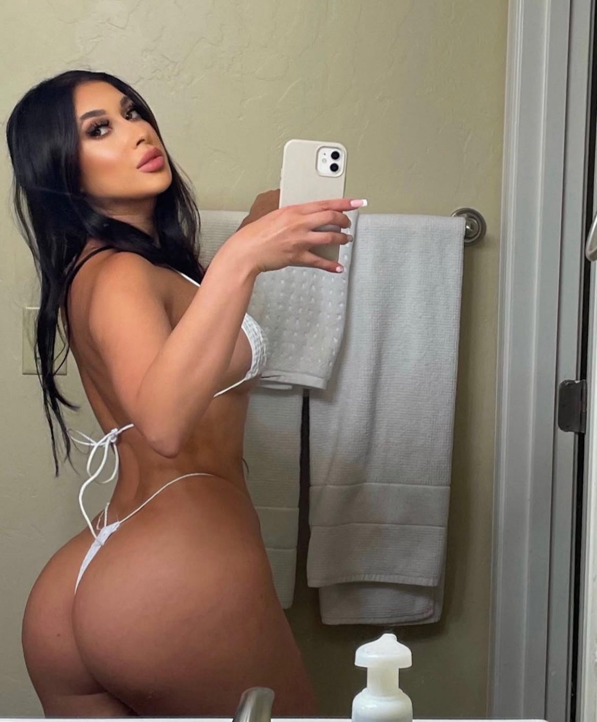  is Female Escorts. | West Palm Beach | Florida | United States | scarletamour.com 