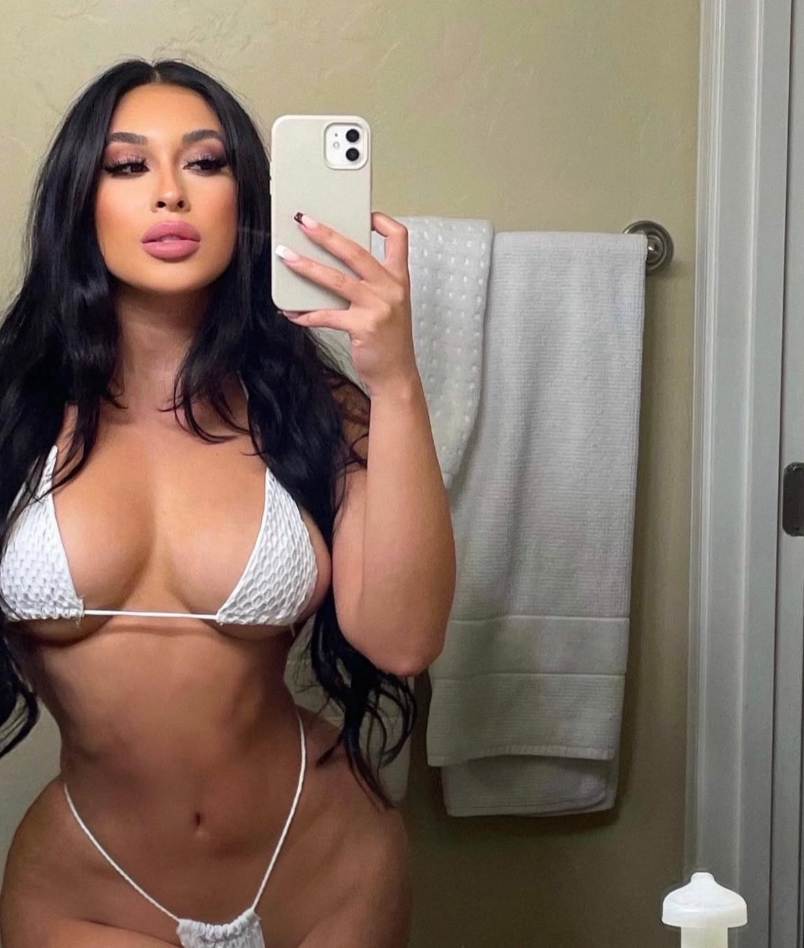  is Female Escorts. | West Palm Beach | Florida | United States | scarletamour.com 