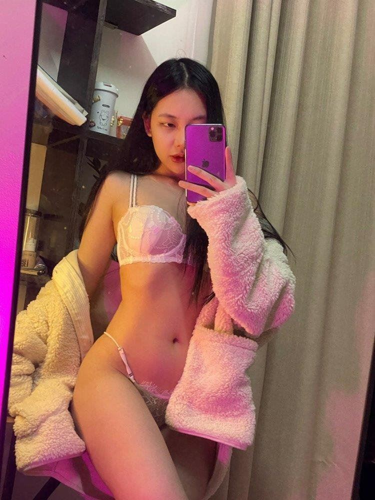 hot girl is Female Escorts. | Cairns | Australia | Australia | scarletamour.com 