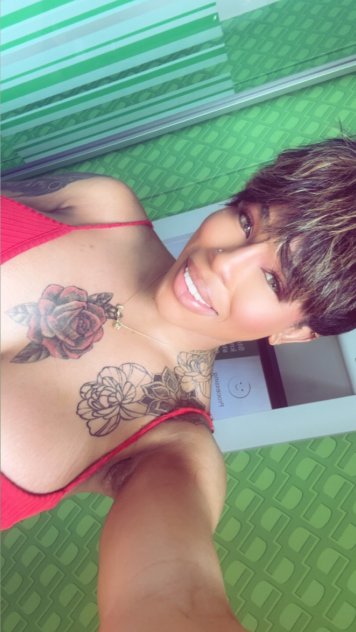  is Female Escorts. | New Hampshire | New Hampshire | United States | scarletamour.com 