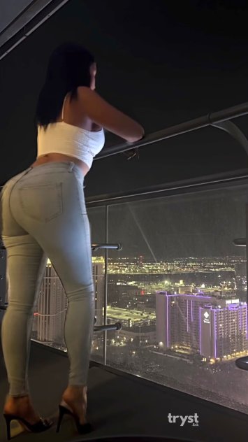  is Female Escorts. | Chicago Falls | Illinois | United States | scarletamour.com 