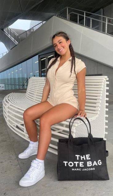  is Female Escorts. | Tampa | Florida | United States | scarletamour.com 