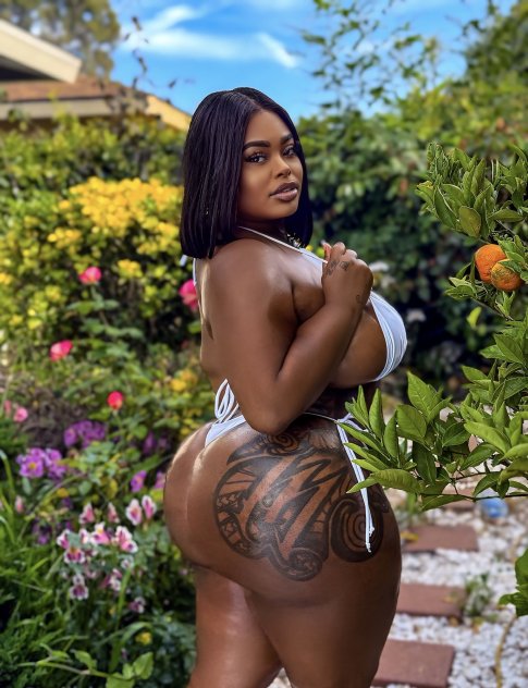  is Female Escorts. | Queens | New York | United States | scarletamour.com 