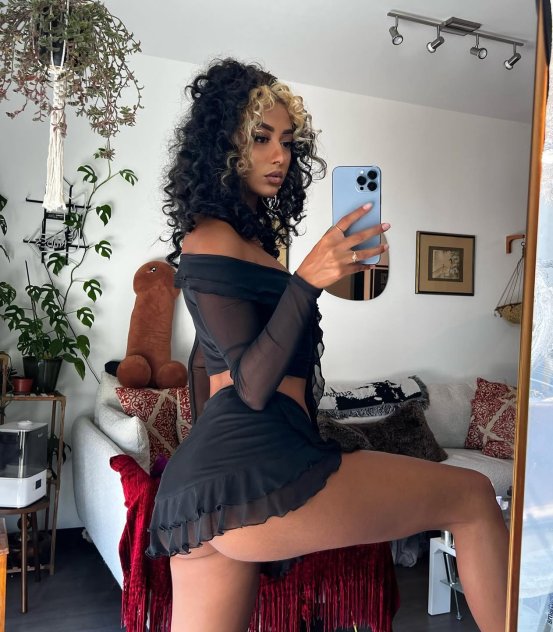 is Female Escorts. | New York / Manhattan | New York | United States | scarletamour.com 