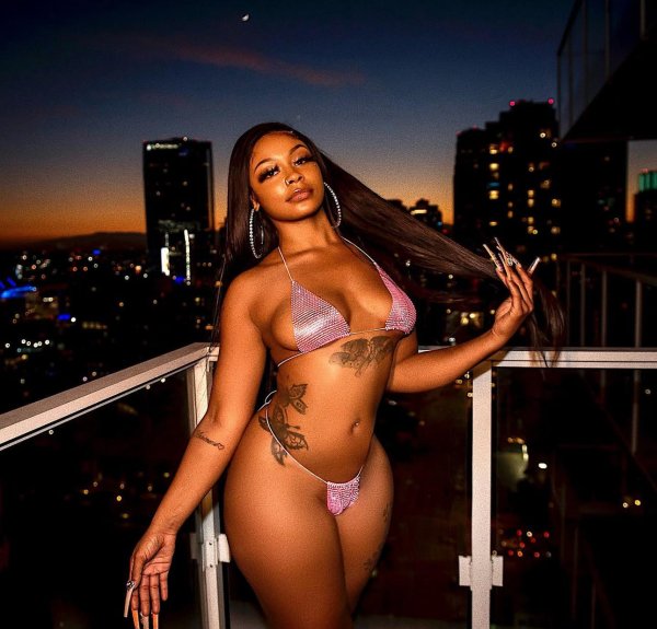  is Female Escorts. | Ventura | California | United States | scarletamour.com 